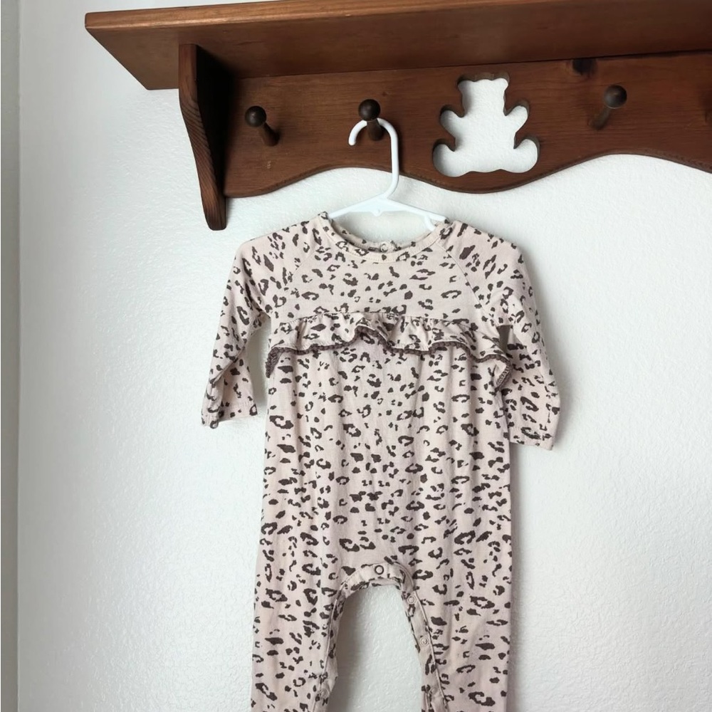 Jessica Simpson Leopard Print Baby Romper 6-9 mo.